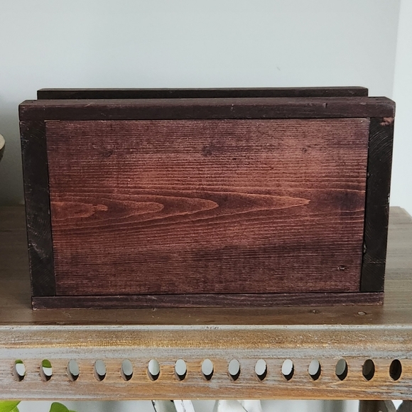 🍻🏡 Rustic Wooden Bottle Caddy – Vintage Farmhouse Beer Crate Built-In Opener - Picture 15 of 15